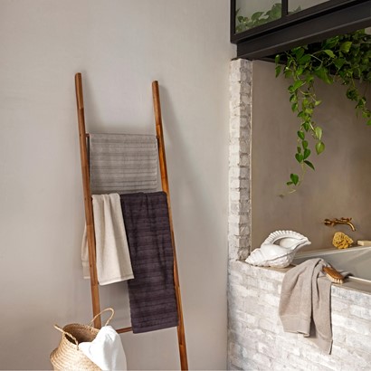 Ręcznik Moeve WELLBEING prążki 67x140 cashmere