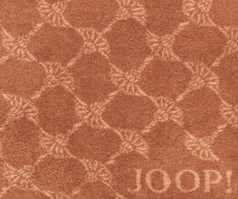 Ręcznik JOOP! Cornflower 1611 38 Kupfer w kolorze miedzianym z eleganckim wzorem chabru, wykonany z miękkiej bawełny o gramaturze 600 g/m²